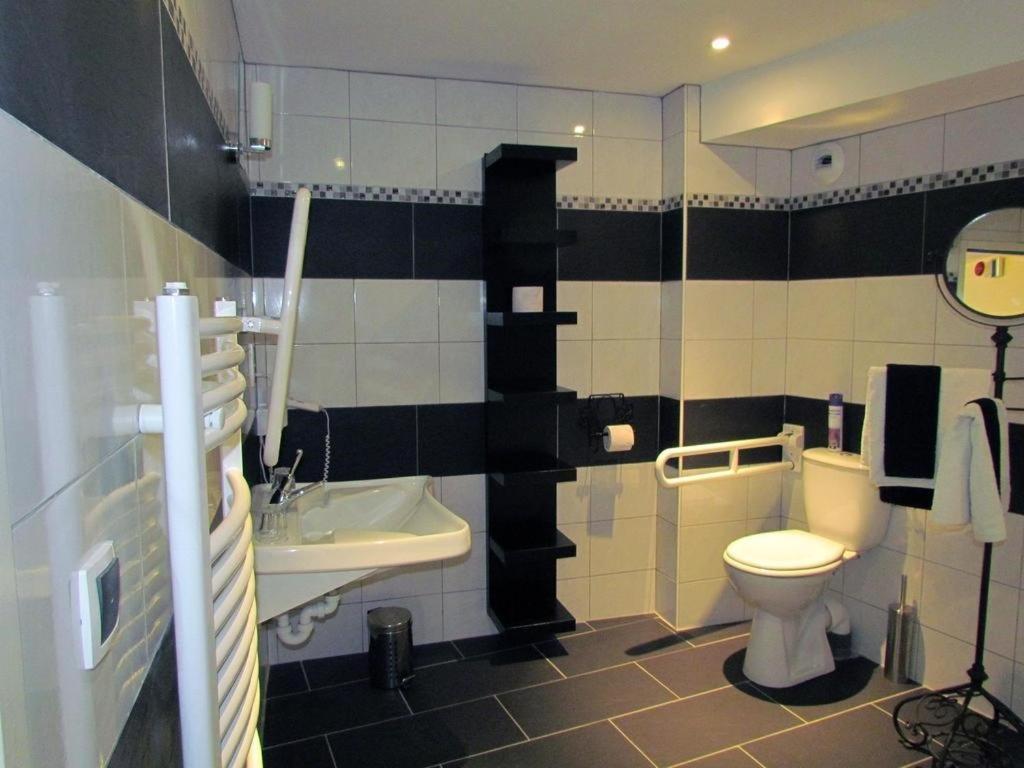 Hotel De France Et De Russie Thiviers Room photo