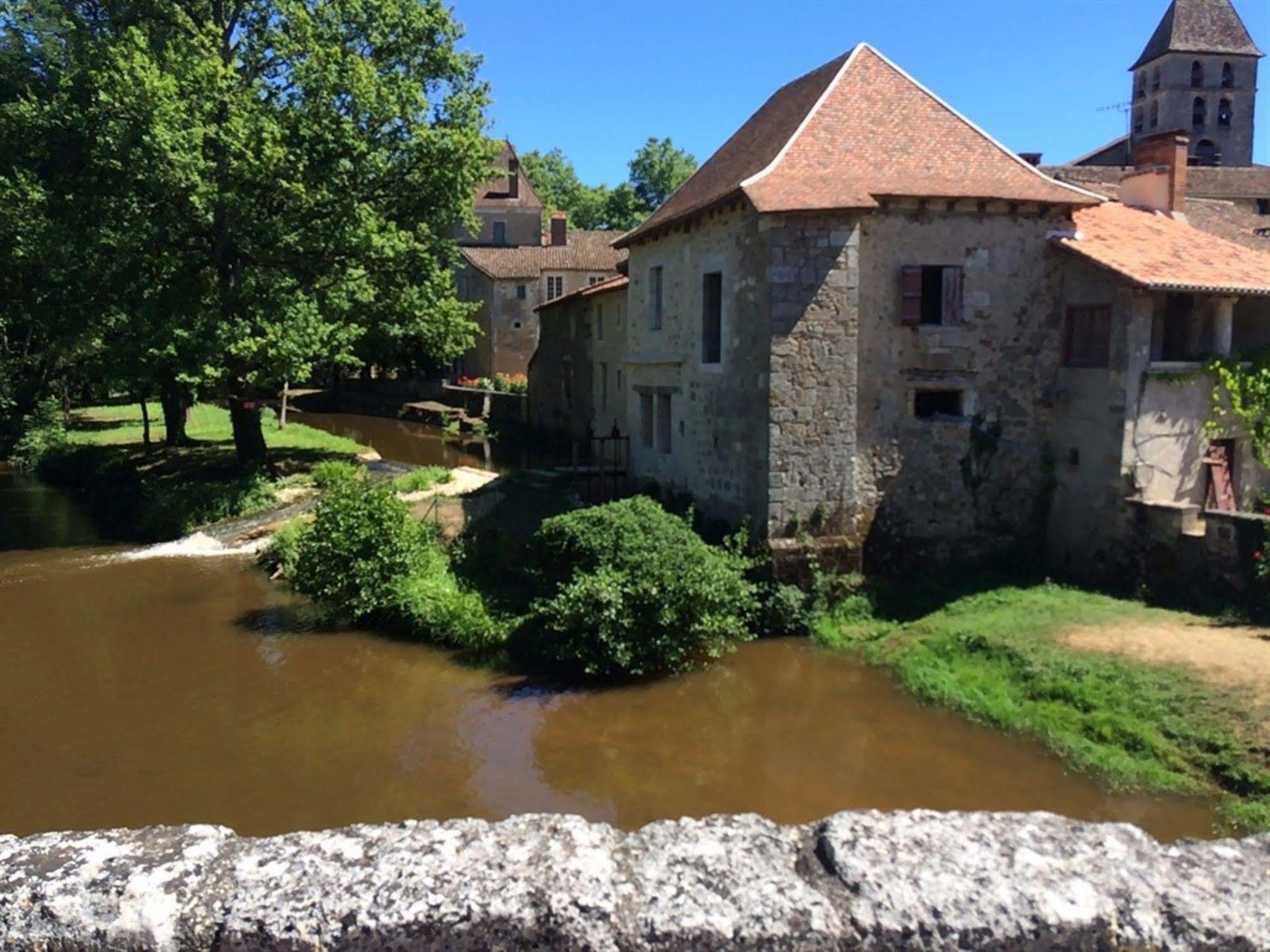 Hotel De France Et De Russie Thiviers Exterior photo
